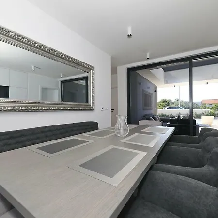 Lea - Home4you Villa *