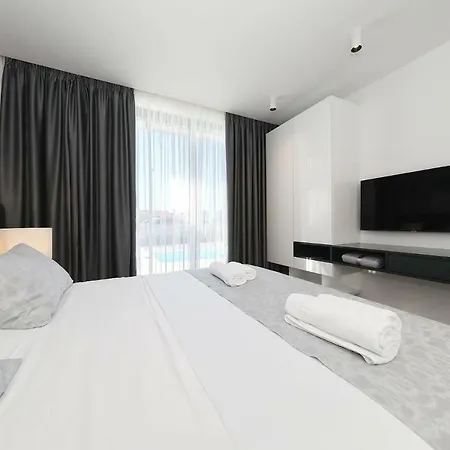 Lea - Home4you Villa *